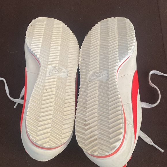 Nike woman’s size 7.5 - Picture 3 of 5